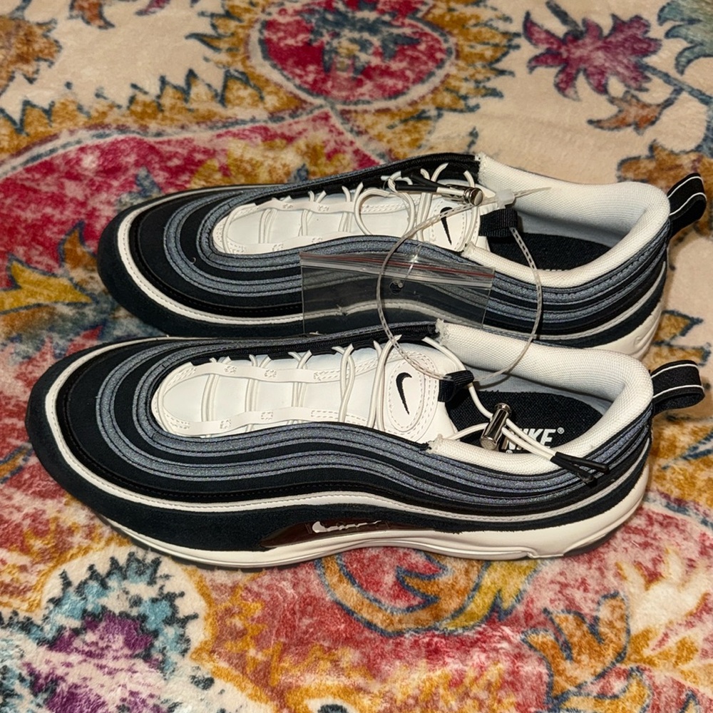Nike air max shoes women’s size 12.5 men’s size 10.5 brand new